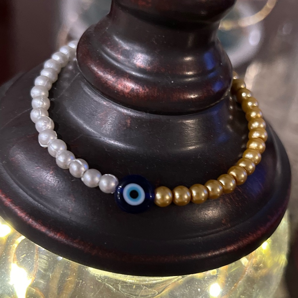 Womens White & Gold Faux Pearl Beaded Bracelet with Evil Eye 7 inch